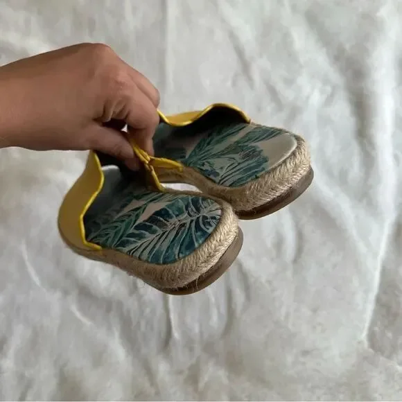 J.Mclaughlin Aries Yellow Scalloped Espadrille Slip On Sandals Size 8 - Picture 6 of 8